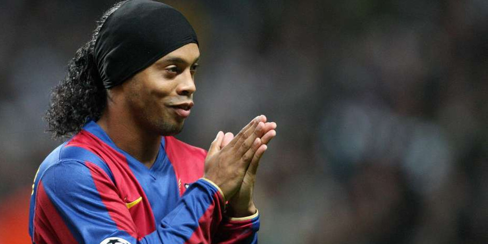 Terimakasih Ronaldinho Atas Jejak Senimu Di Sepakbola thumbnail